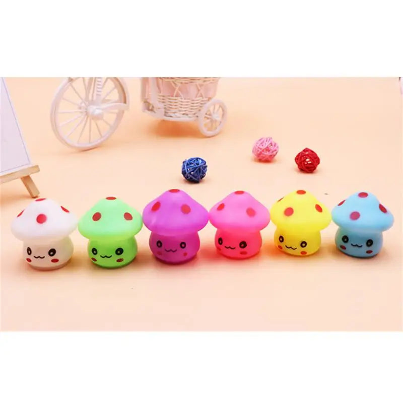 Mini Kawaii Mushroom Nightlight – Automatic Color Changing